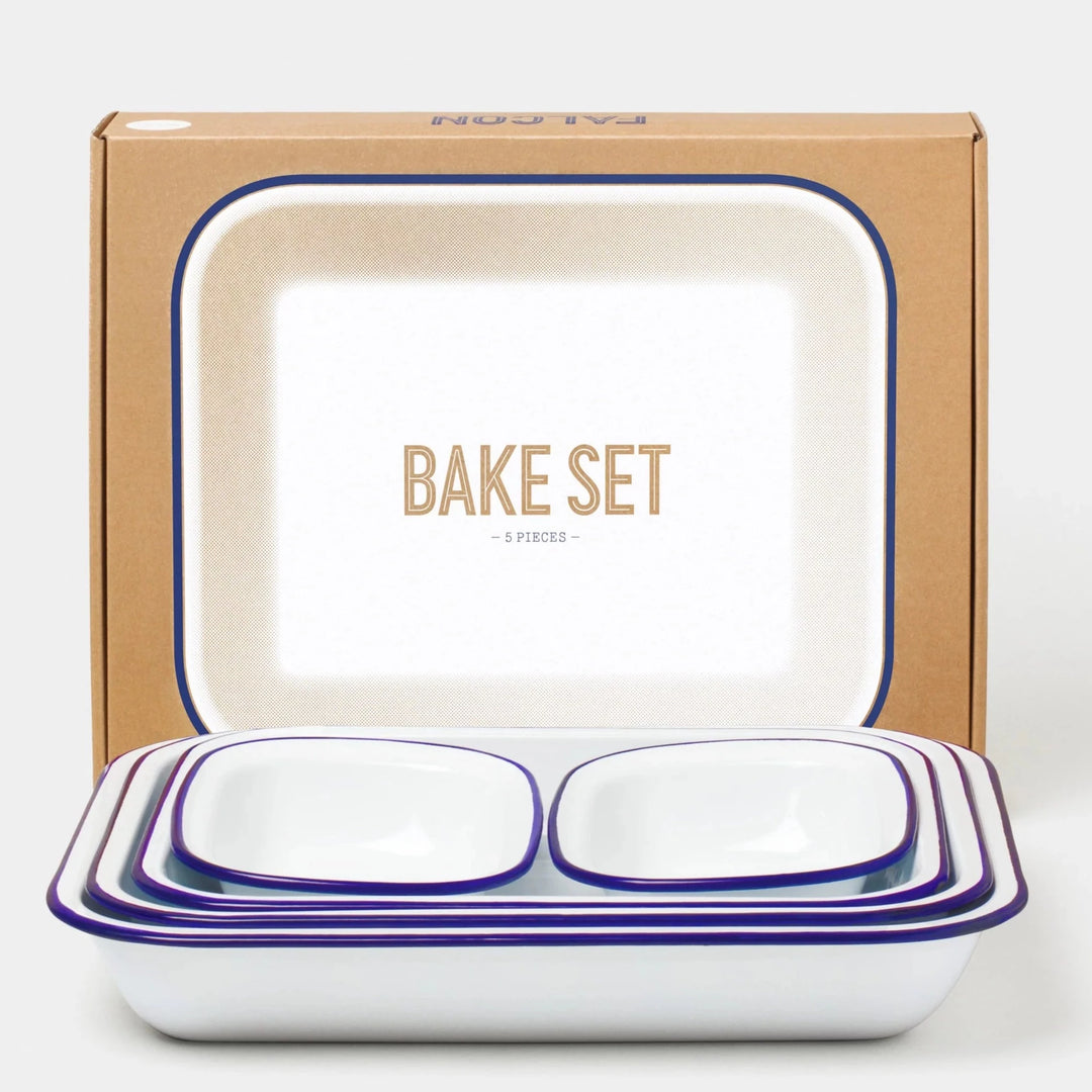 Falcon Enamelware – Bake Set in White with Blue Rim