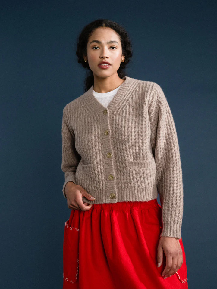 Hansel from Basel – Alden Cashmere Cardigan in Mink