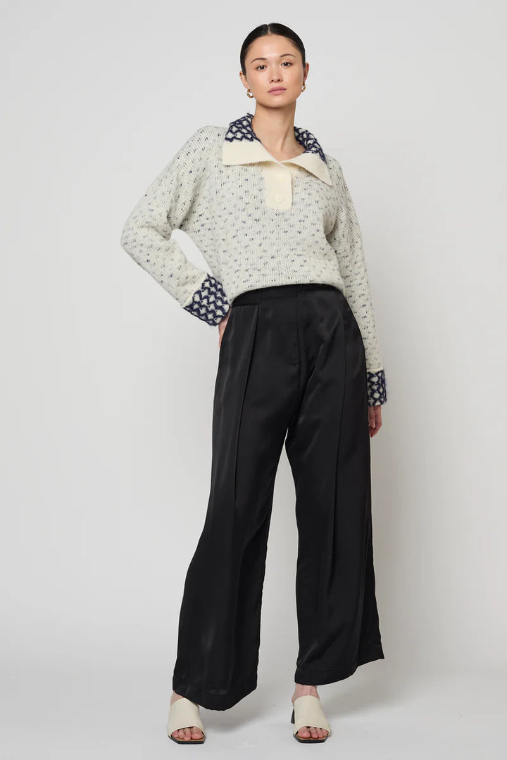 Atelier Delphine – Stand Collar Jumper in Cream with Navy