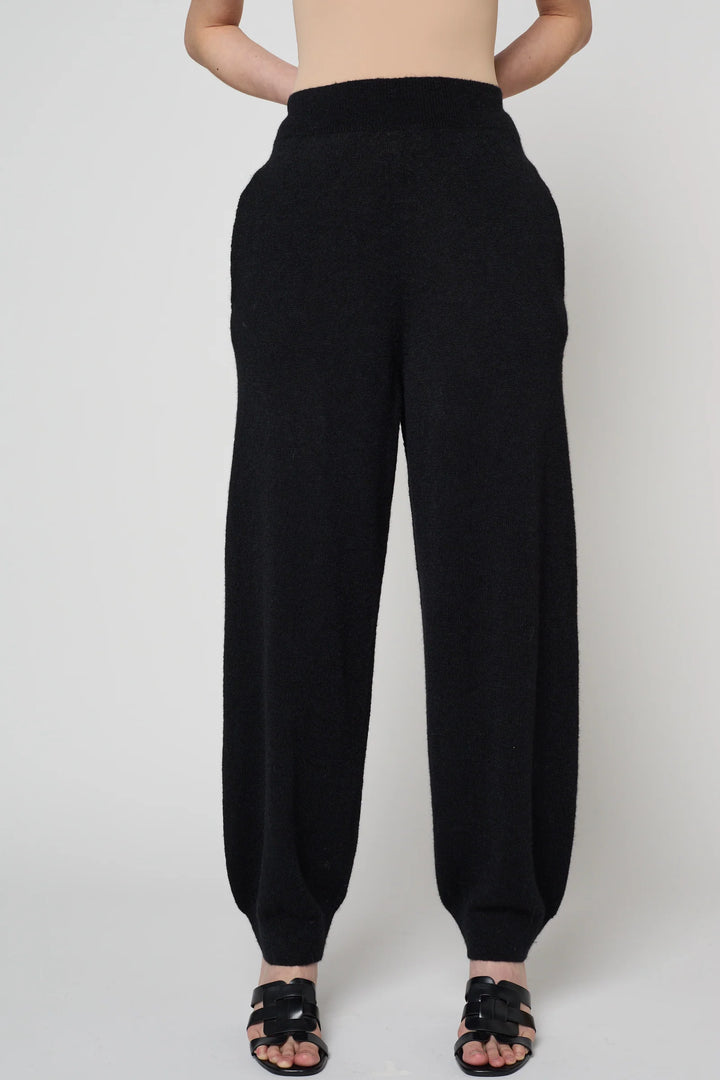 Atelier Delphine – Alpaca Taylor Pant in Black