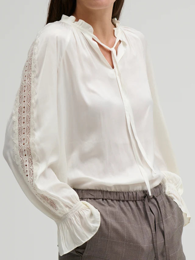 Margaret O'Leary – Lace Detail Tie-Neck Blouse in Ivory