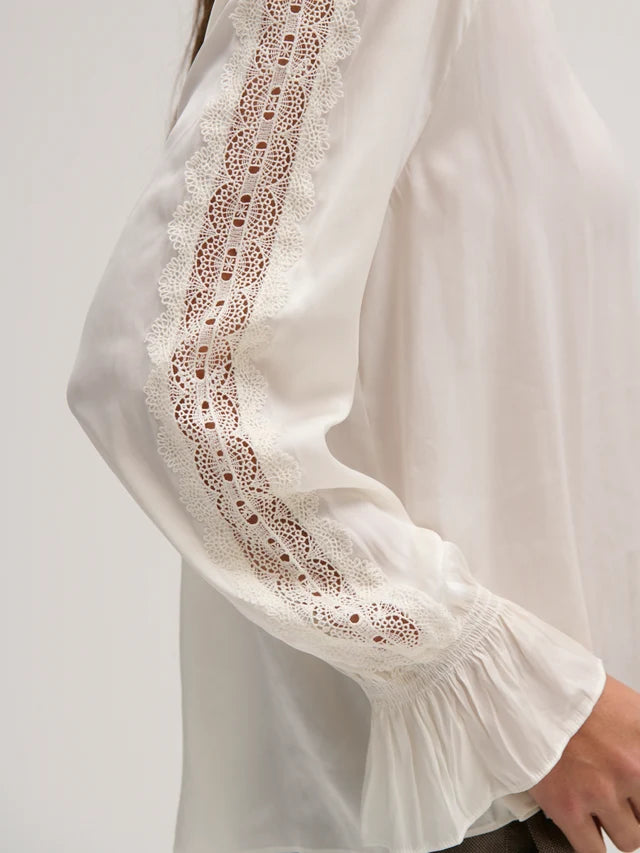 Margaret O'Leary – Lace Detail Tie-Neck Blouse in Ivory