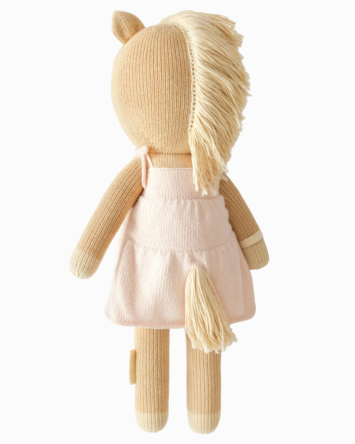 Cuddle + Kind – Kelsie the Pony
