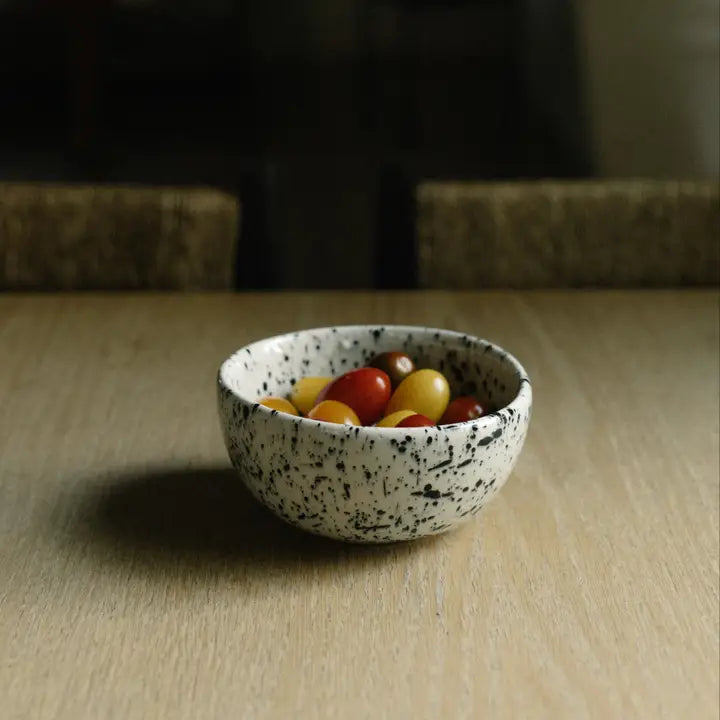 Casa Azua – Maria Classic Bowl in Black and White