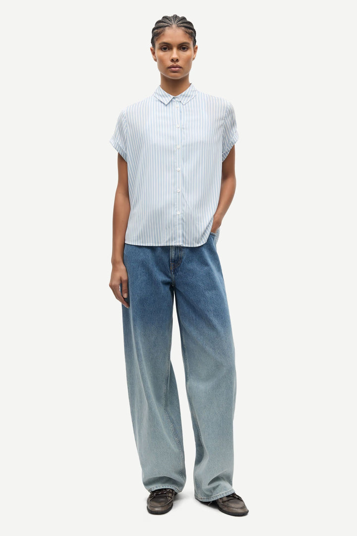 Samsoe Samsoe – Majan Short Sleeve Shirt in Gray Dawn Stripe