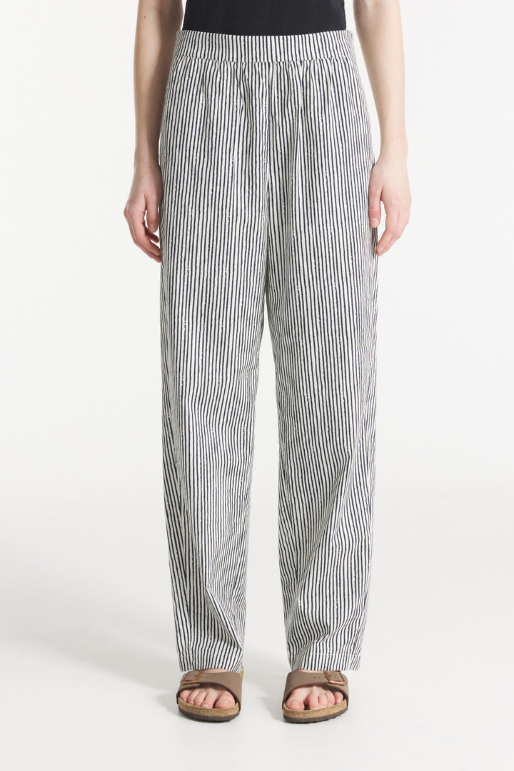 Le Mont Saint Michel - Pavin Striped Pants in Navy