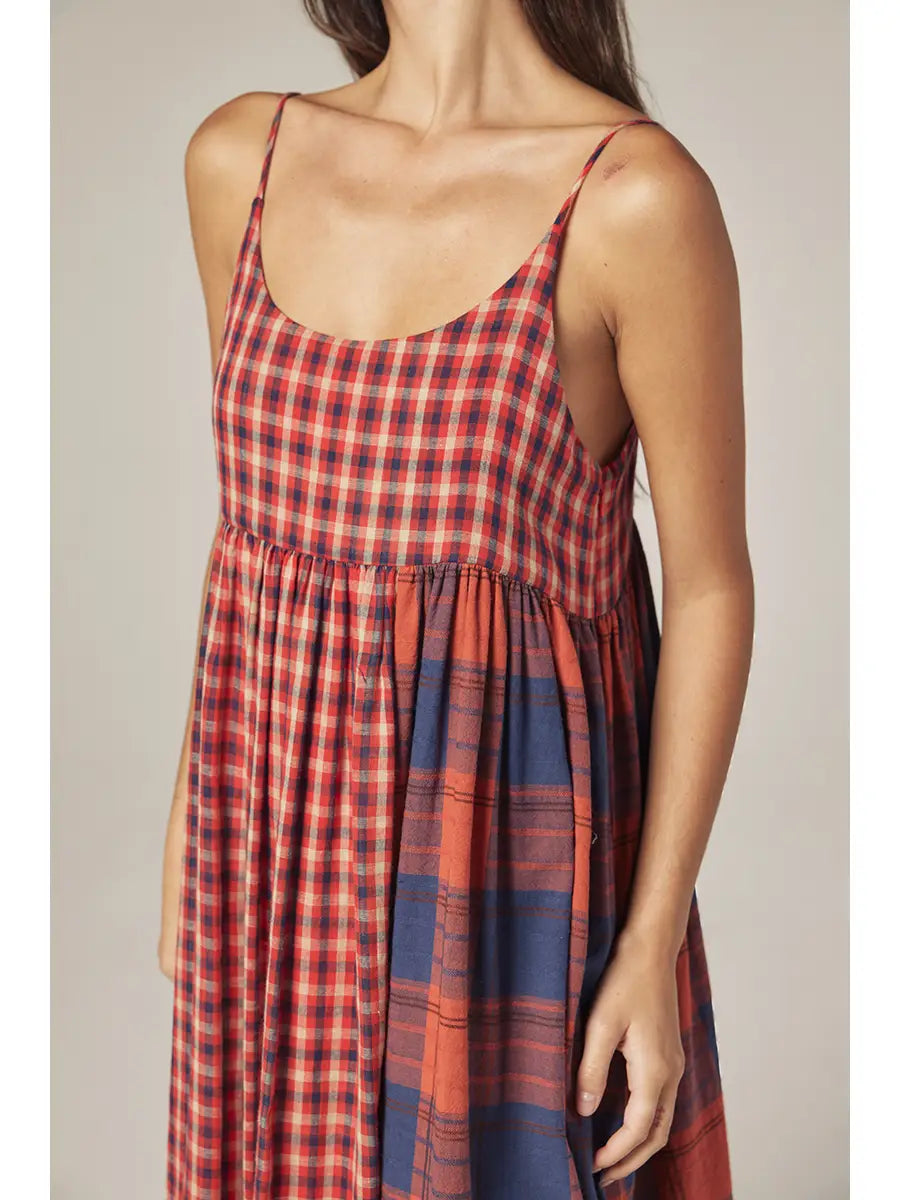 Amente – Constrast Midi Dress in Red and Blue