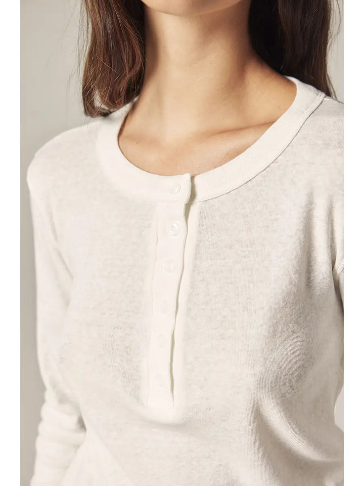 Amente – Long Sleeve Cotton Henry Top in White