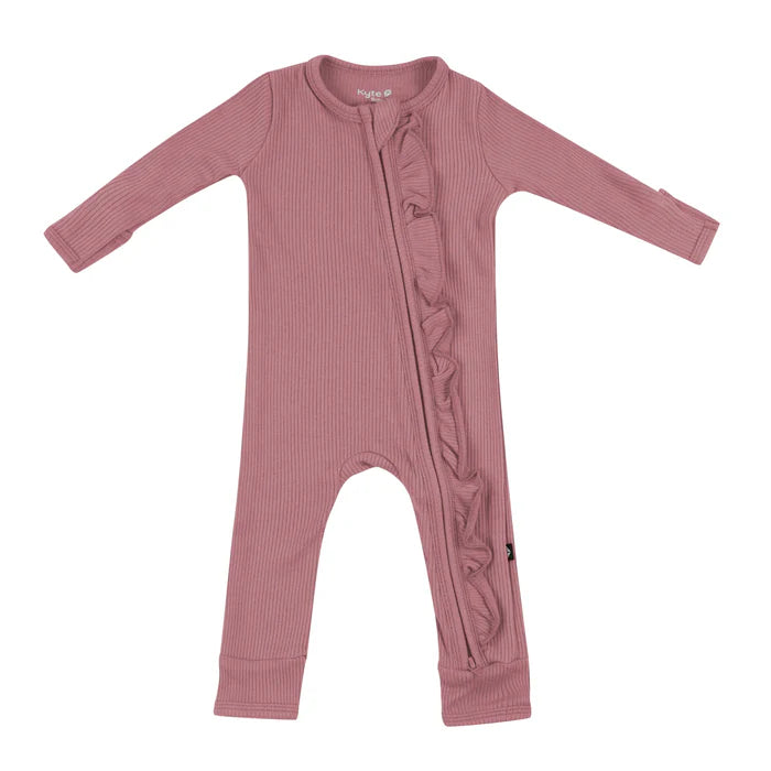 Kyte Baby – Ribbed Ruffle Zipper Romper in Dusty Rose