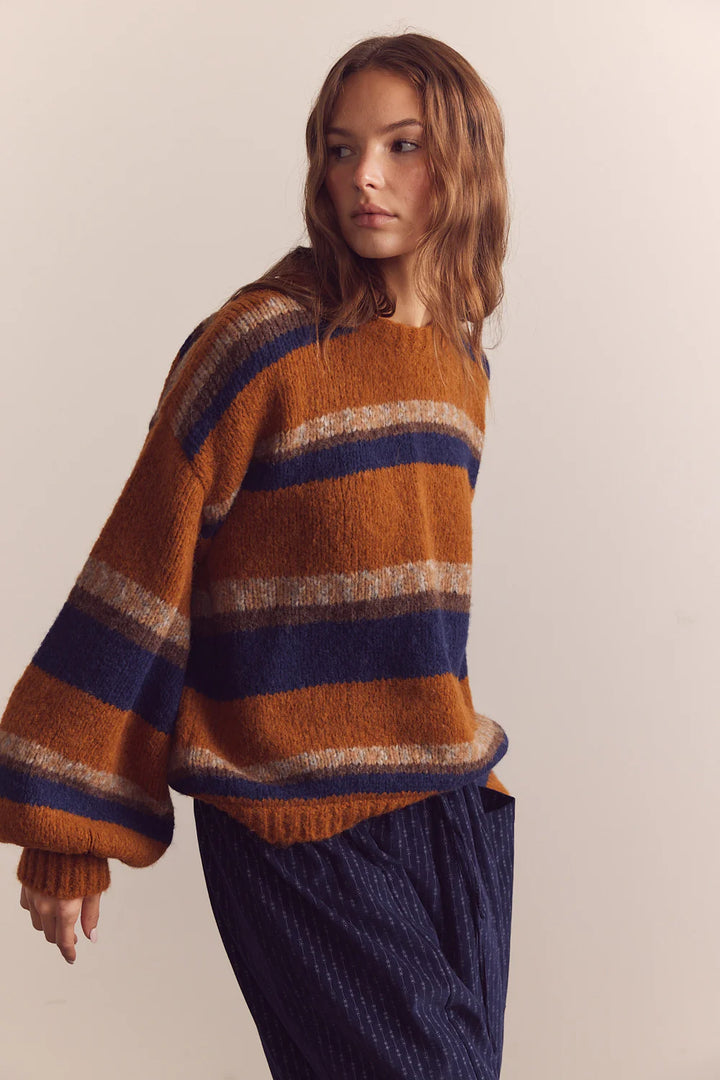 Amente – Baby Alpaca Wool Blend Crew Neck Sweater in Amber/Blue