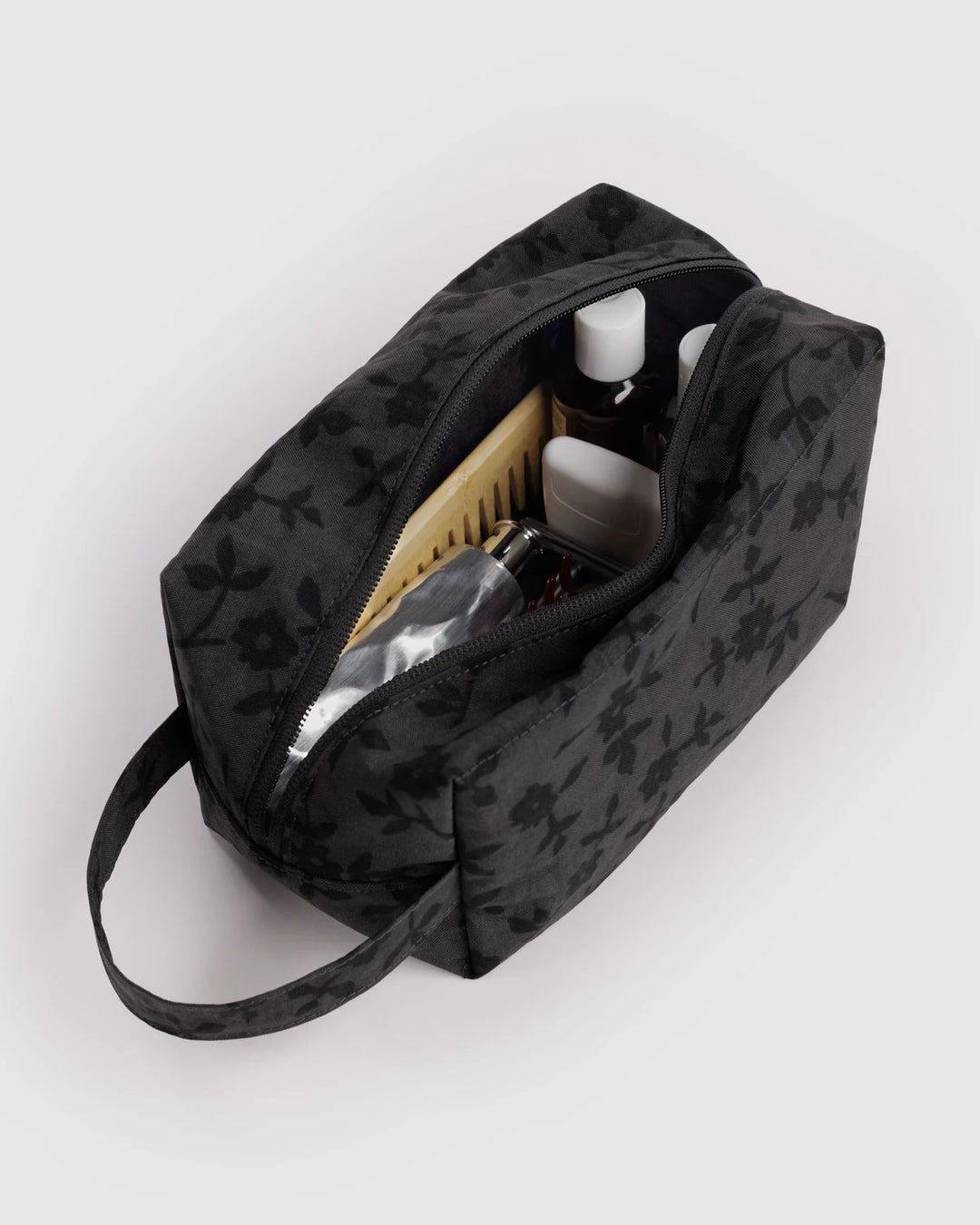 Baggu – Dopp Kit in Charcoal Ditsy Floral