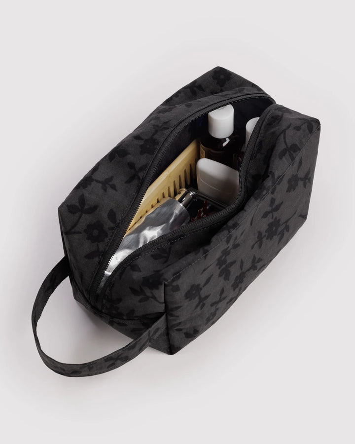 Baggu – Dopp Kit in Charcoal Ditsy Floral