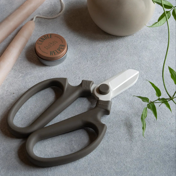 Floral Society – Japanese Floral Clippers in Peat
