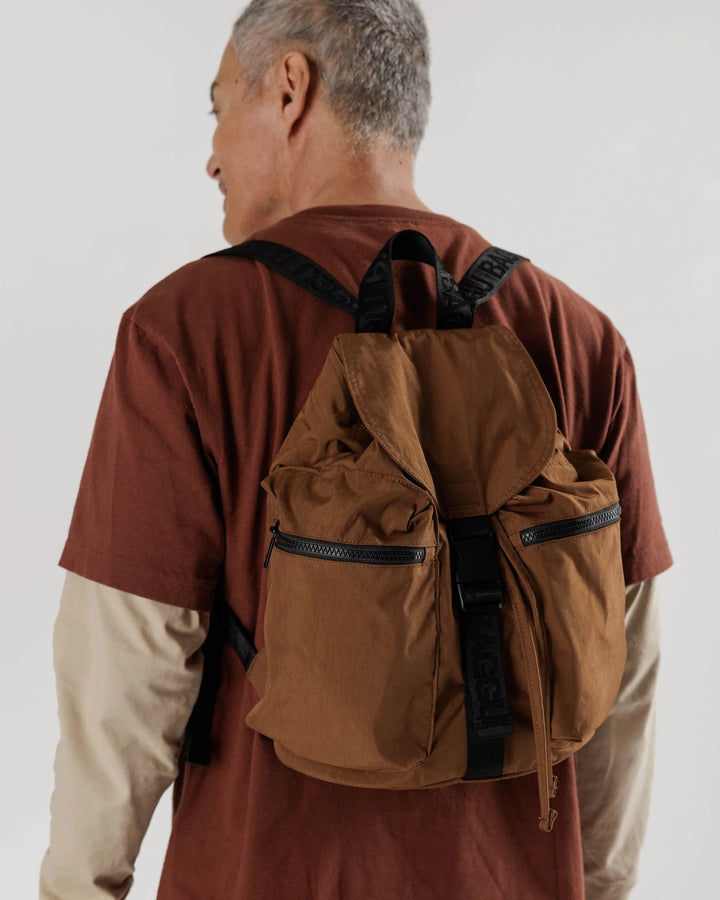 BAGGU - Sport Backpack in Brown