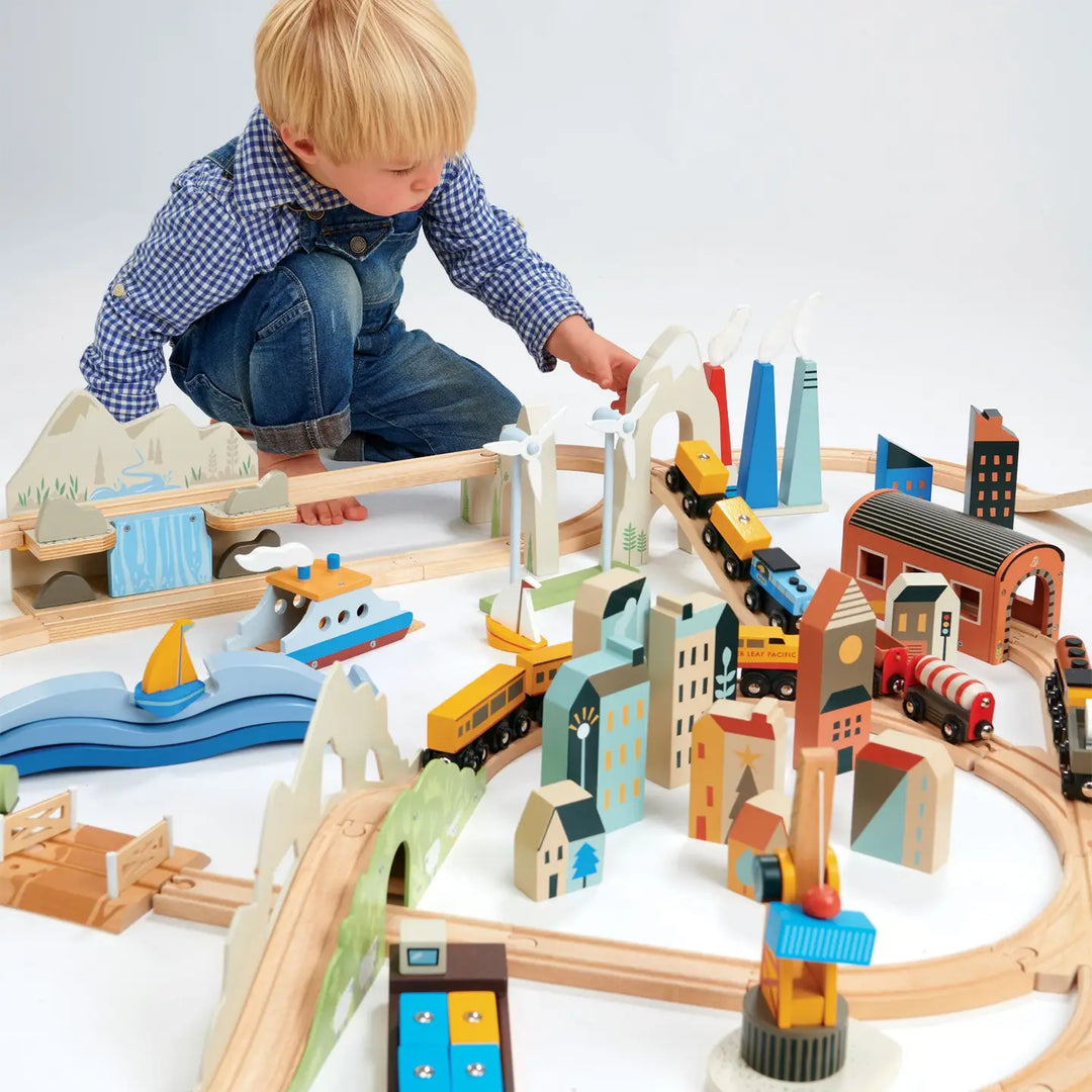 Tender Leaf Toys – Mountain View Train Set