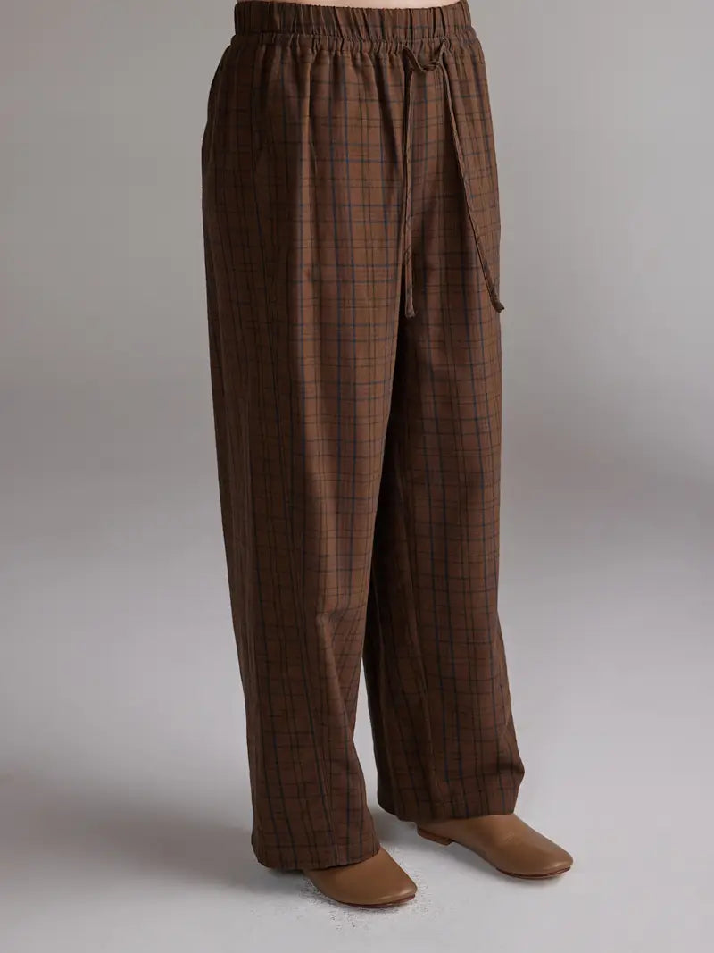 Amente – Brushed Plaid Tie Waist Pants in Brown & Black