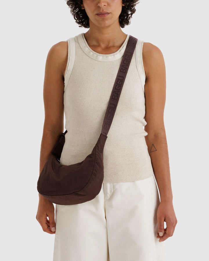 BAGGU - Small Nylon Crescent Bag in Coffee