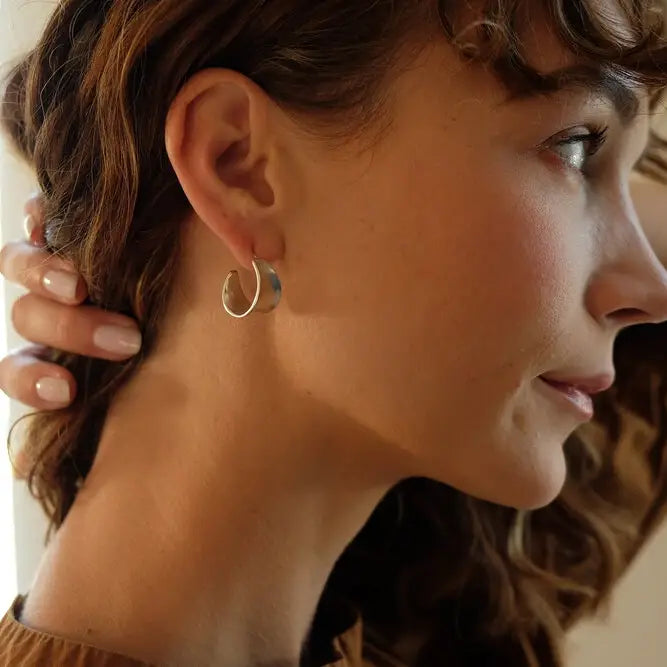 Sarah Safavi Jewelry – Favor Hoop Earrings in Sterling Silver