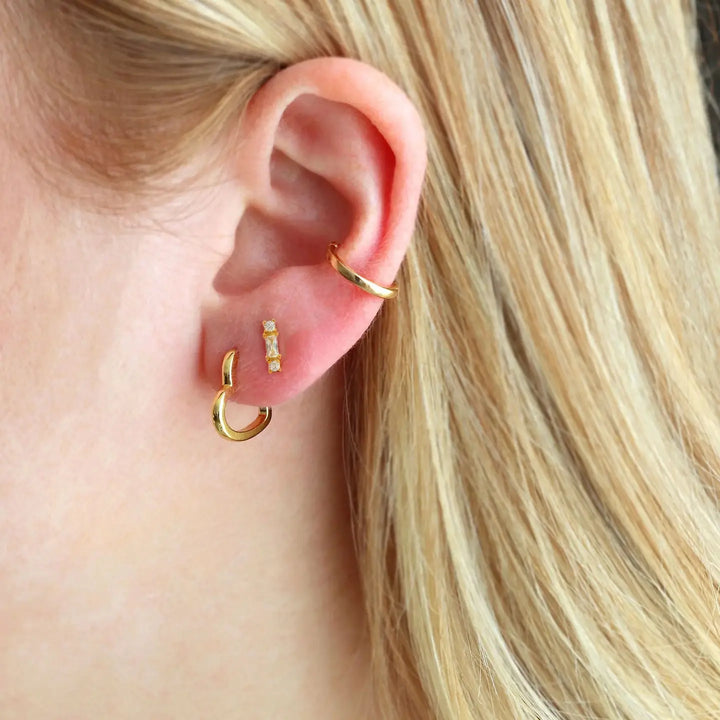 Kris Nations – Baguette Bar Stud Earrings in 18k Gold Vermeil