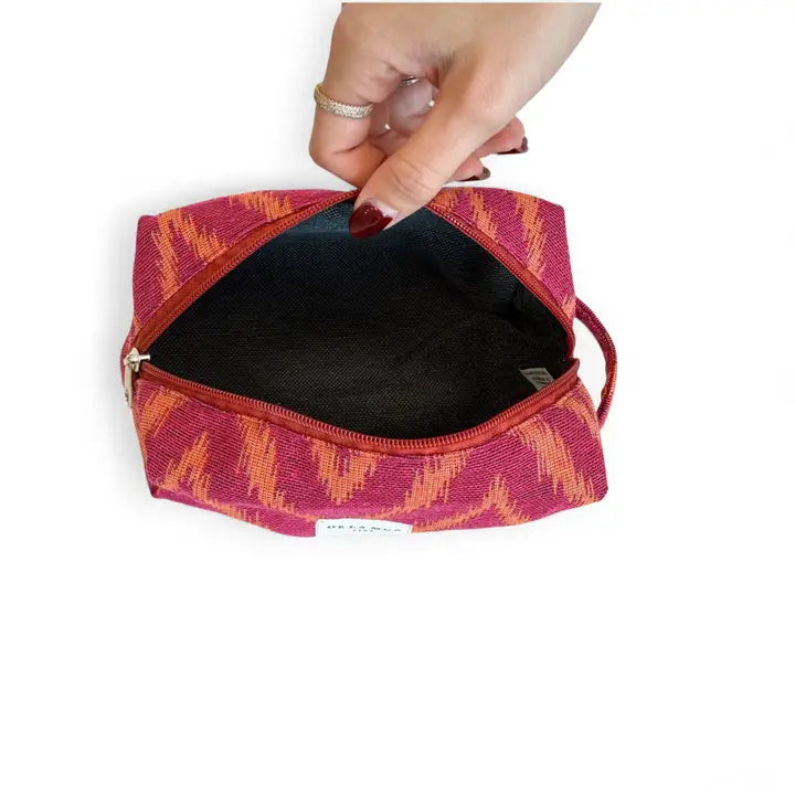 De La Mur Lines - Squared Makeup Bag in Fuego