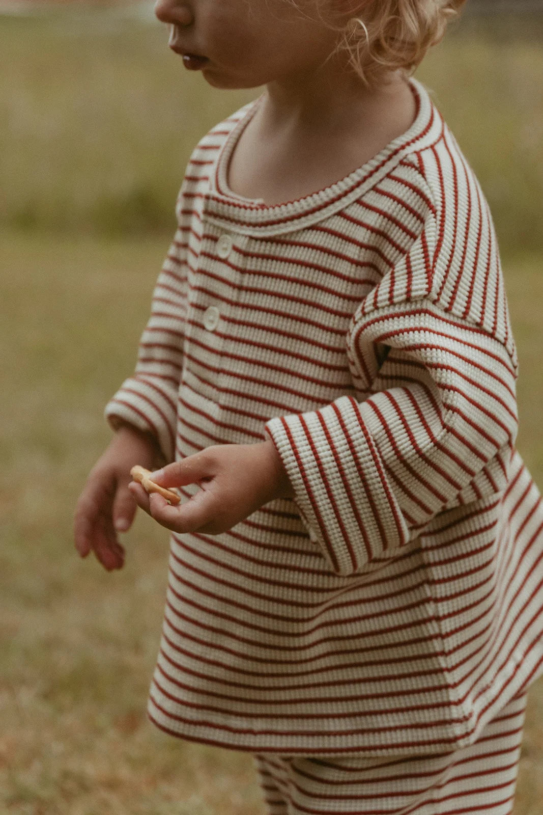 Winnie + Crew - Micky Set in Thin Turtledove Stripe