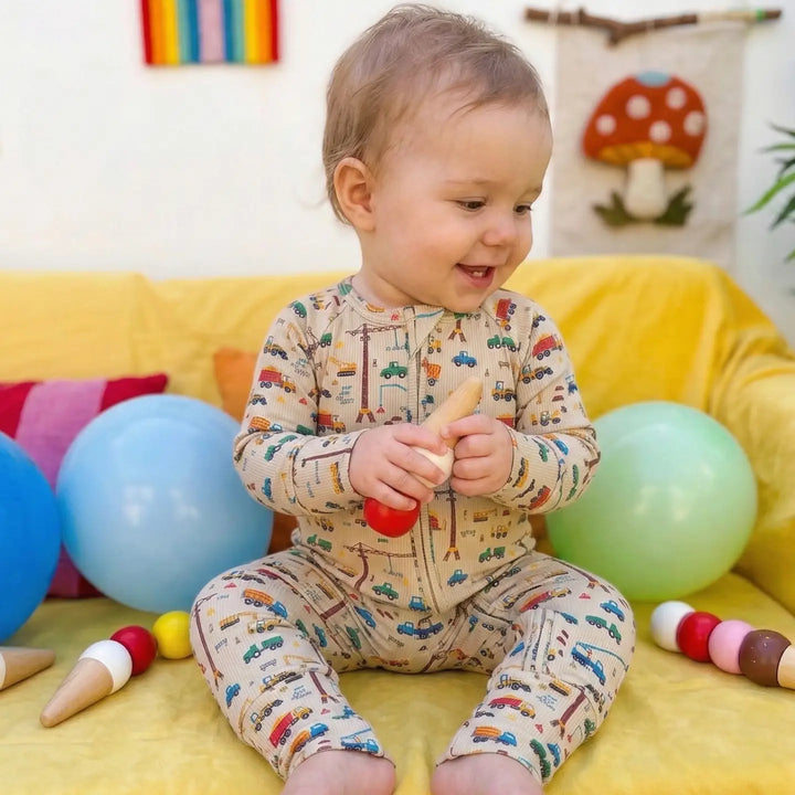 Bug + Bean – Bamboo Ribbed Zip Romper in Sand Construction