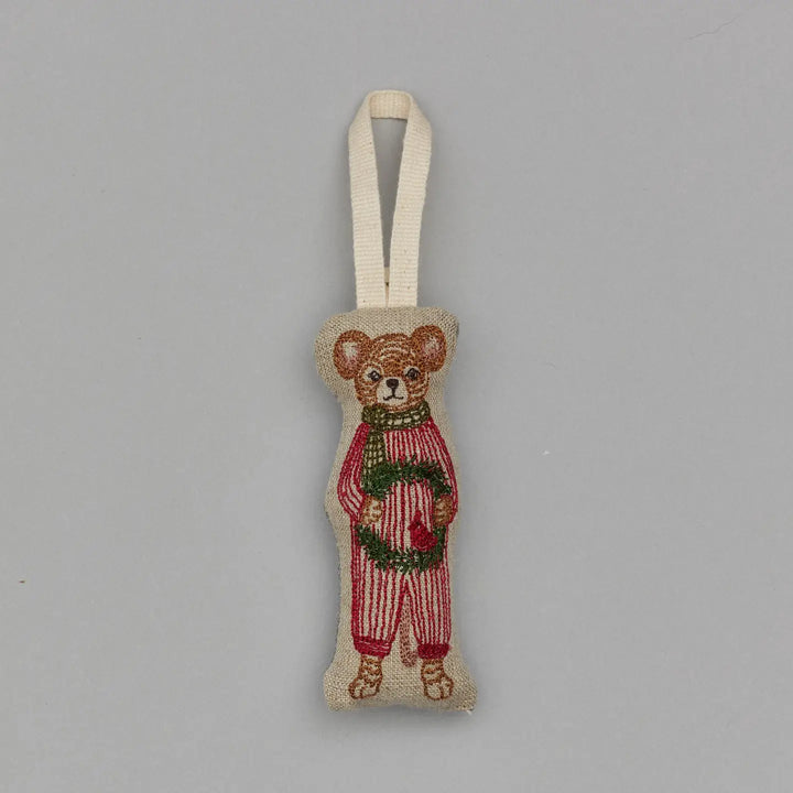 Coral & Tusk – Mouse with Wreath Ornament