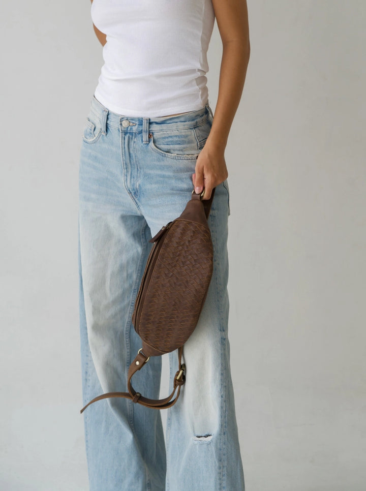 MANDRN - Woven Atlas Fanny Pack in Dark Saddle