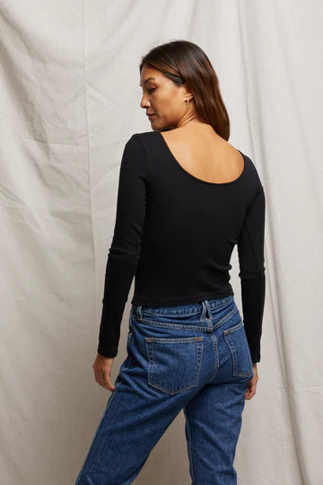 Perfect White Tee – Anya Long Sleeve Ribbed Scoop Neck Tee in True Black
