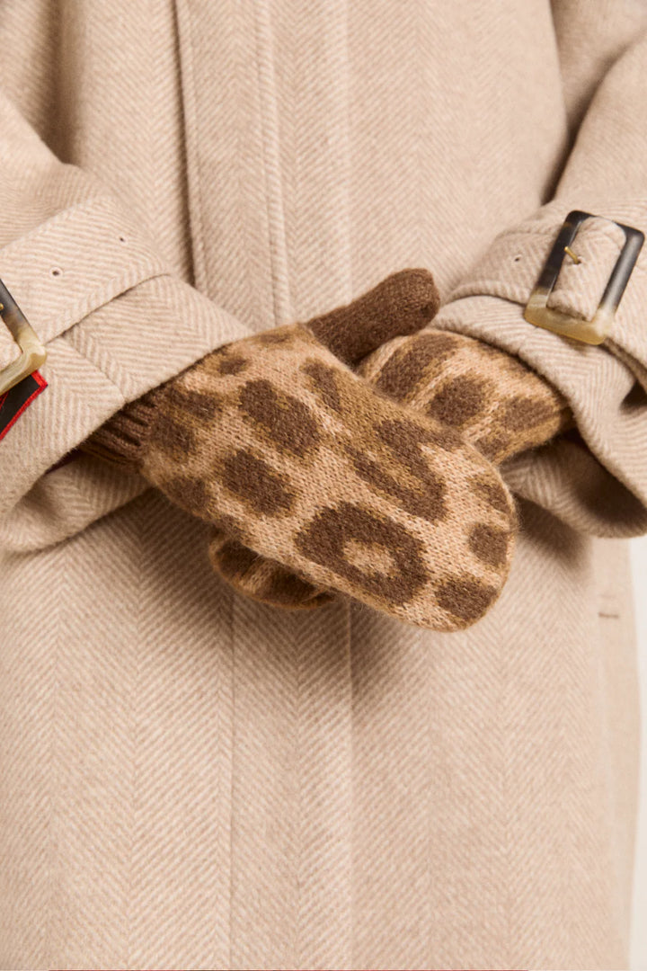 Damson Madder – Fluffy Leopard Mittens