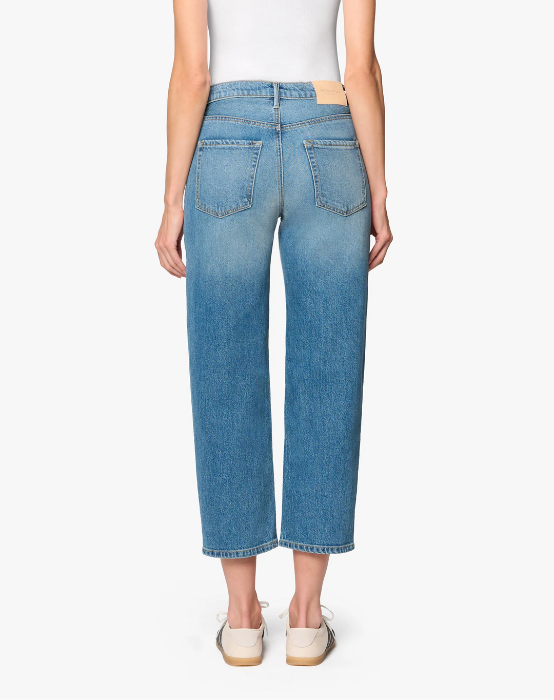 Betro Simone – Ellen Barrel Leg Jeans in Nova Wash