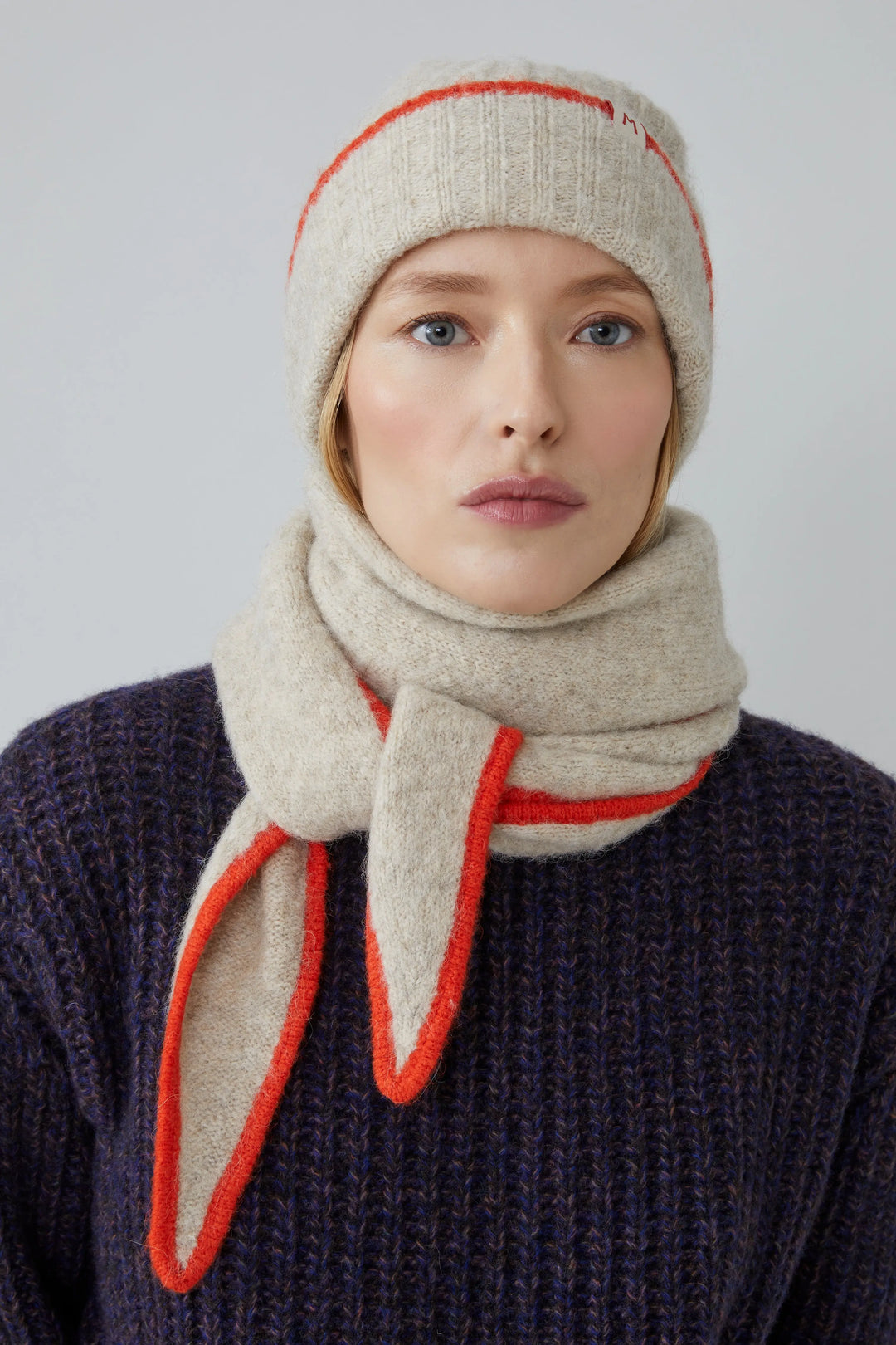 Moismont – Cap No. 217 in Paper