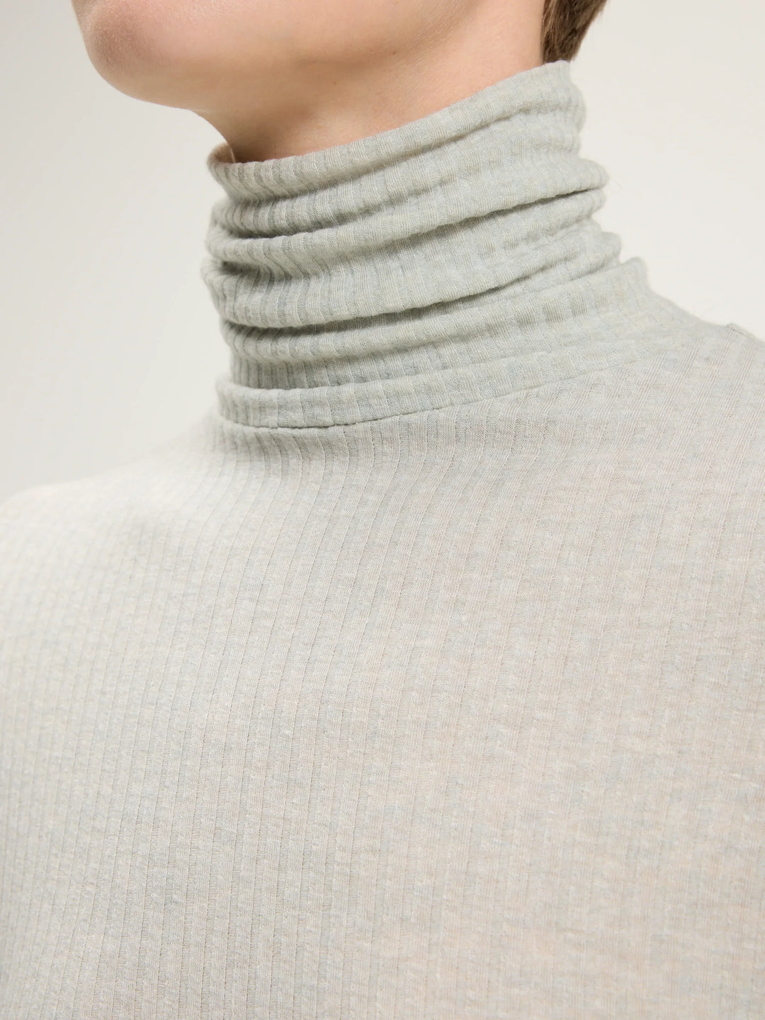 Bellerose – Vinay Fitted Turtleneck in Givre