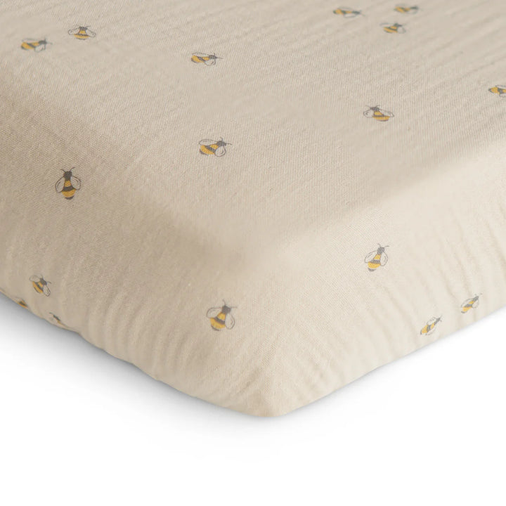 Mushie - Extra Soft Muslin Crib Sheet in Bees