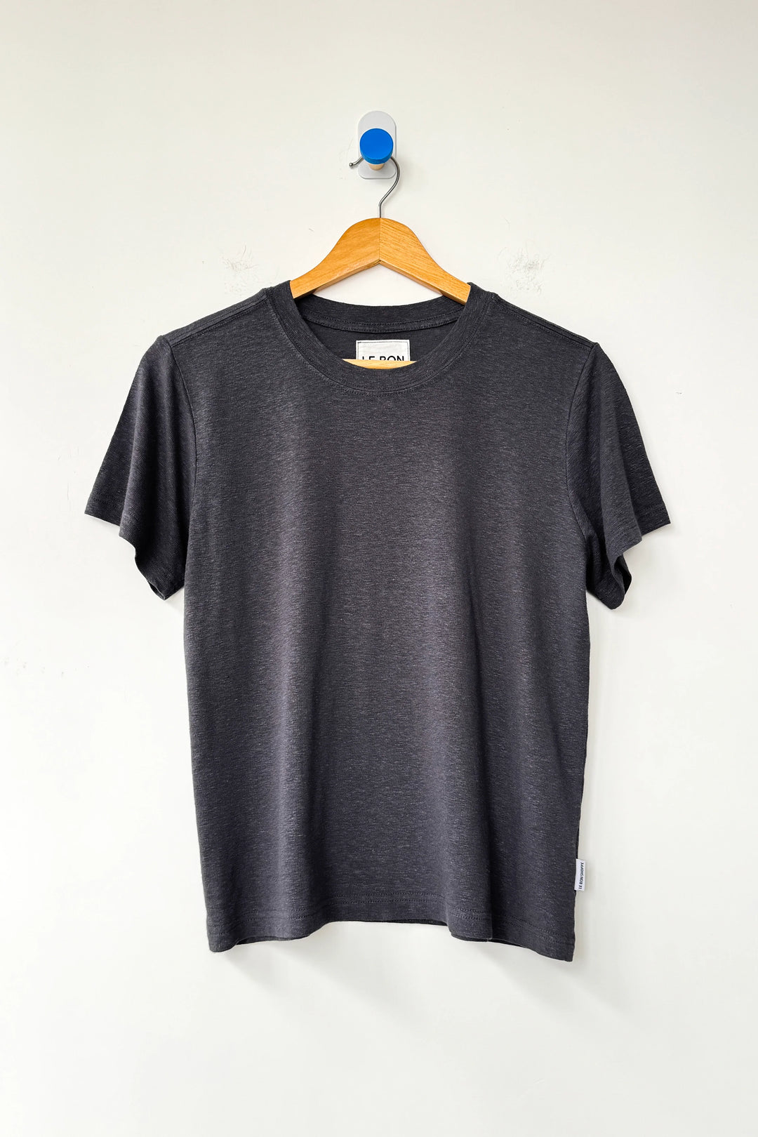 Le Bon Shoppe - Bo Linen Blend Tee in Charcoal