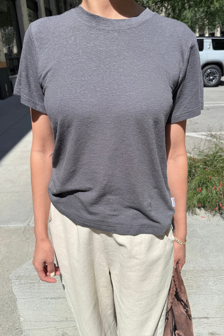 Le Bon Shoppe - Bo Linen Blend Tee in Charcoal