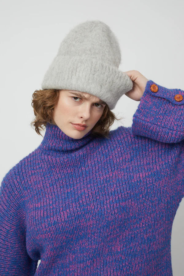 Atelier Delphine – Brushed Alpaca Beanie in Cloud