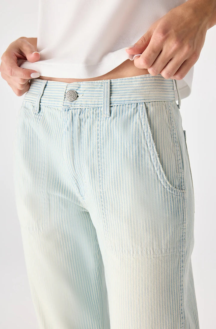 AMO Denim – Cate in Weekender