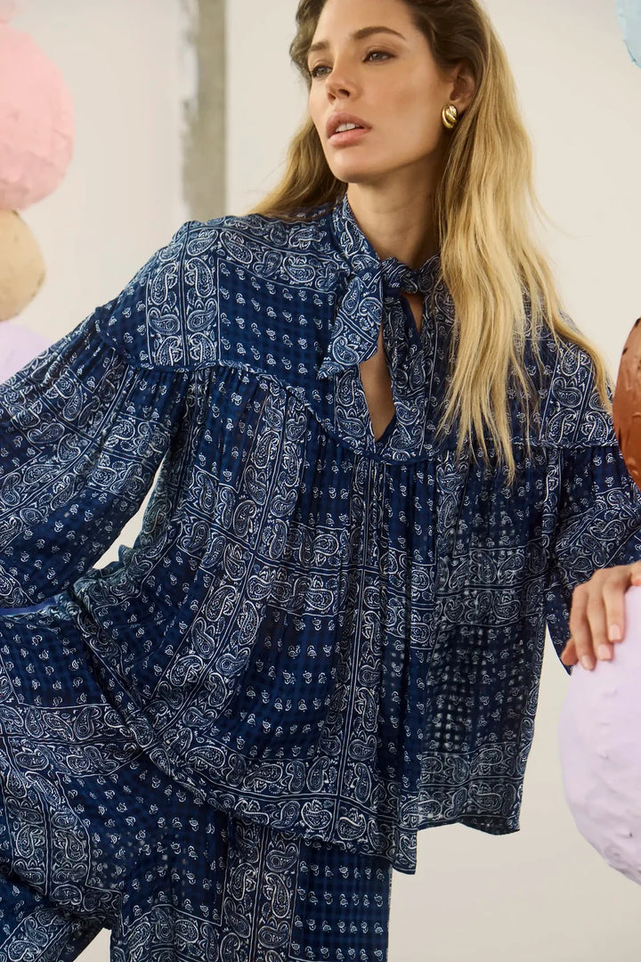 Hunter Bell – Celeste Blouse in Inkwell Paisley