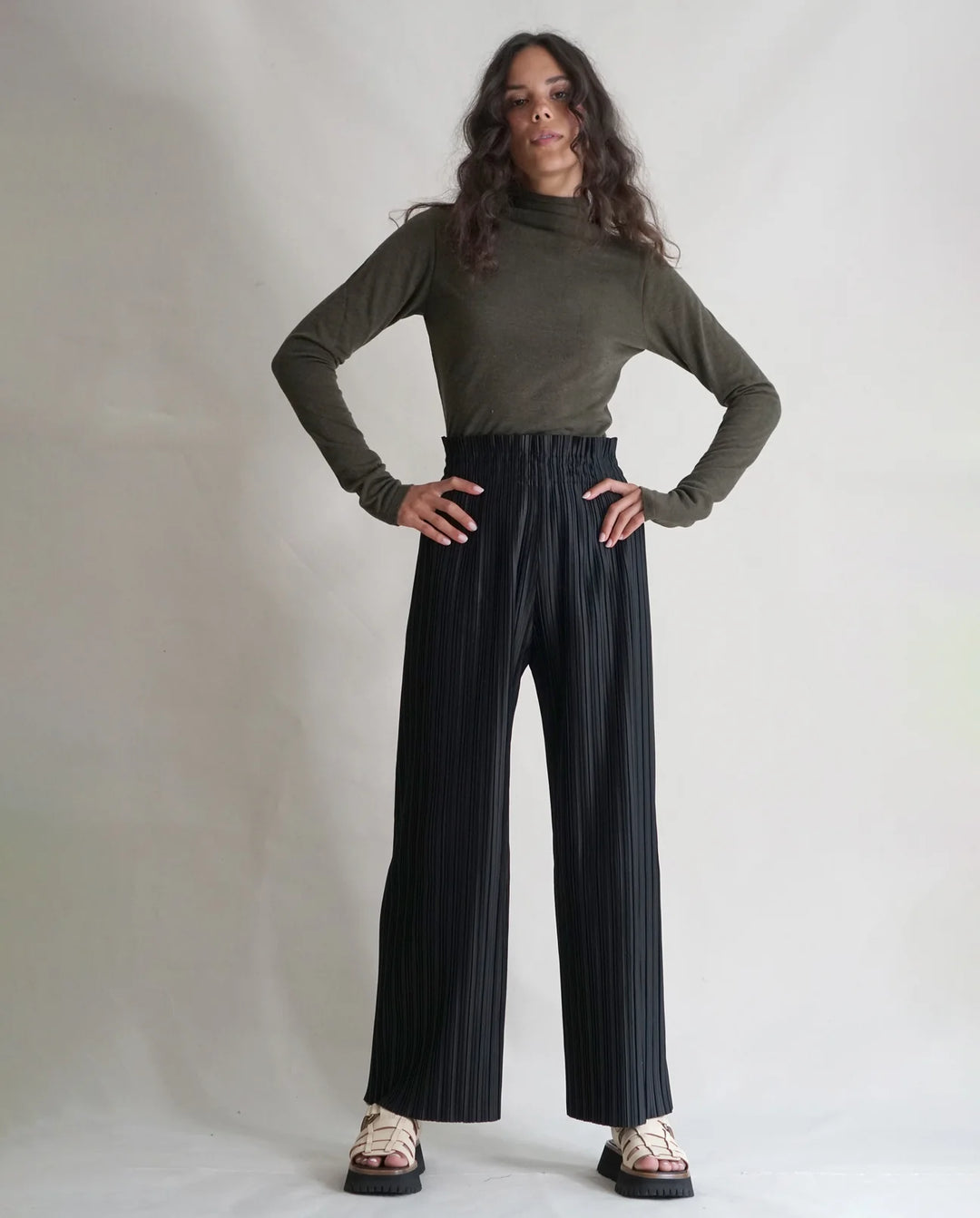Proche - Pleated Sadie Pant in Black