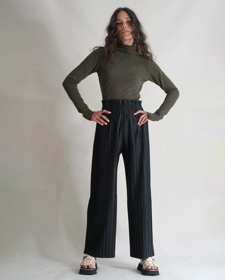 Proche - Pleated Sadie Pant in Black