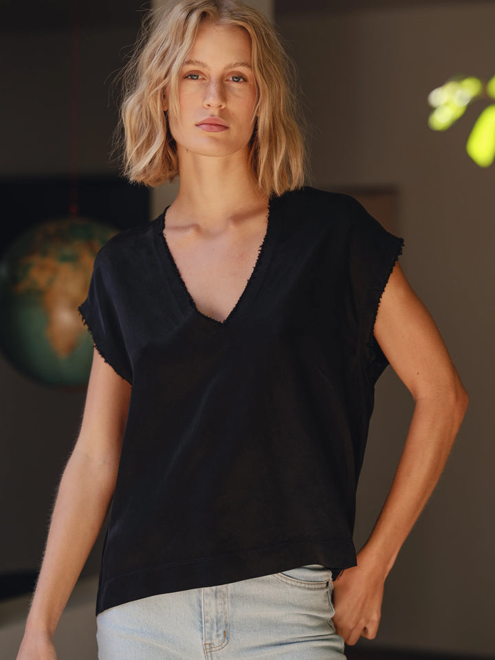 Cali Dreaming – James Tee in Black