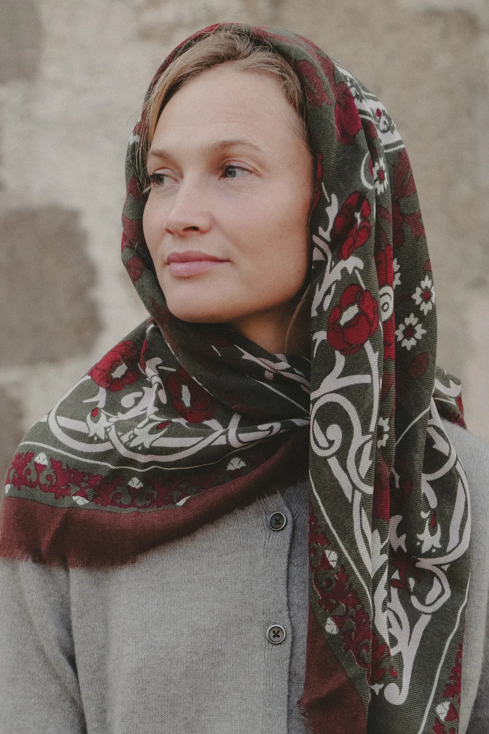Maison Lecomte Flament – Wool Silk Blend Bandana in Marie Antoinette Kaki / Bordeaux
