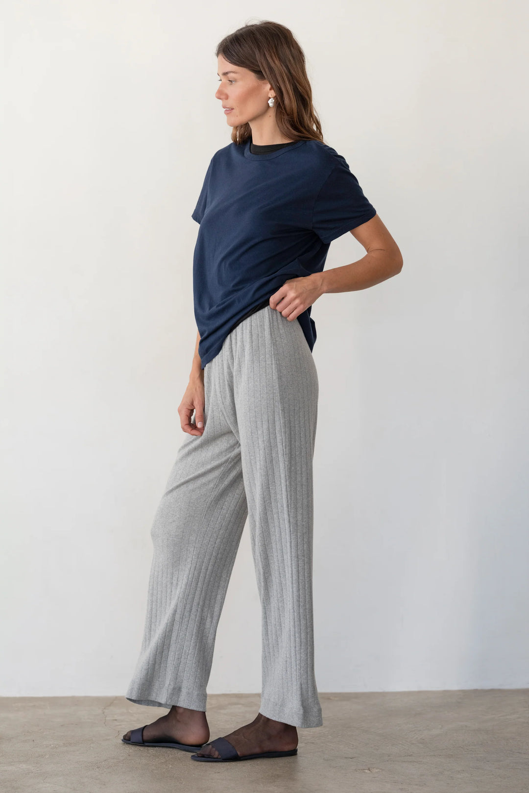 Donni – Pointelle Simple Crop Pant in Heather Grey