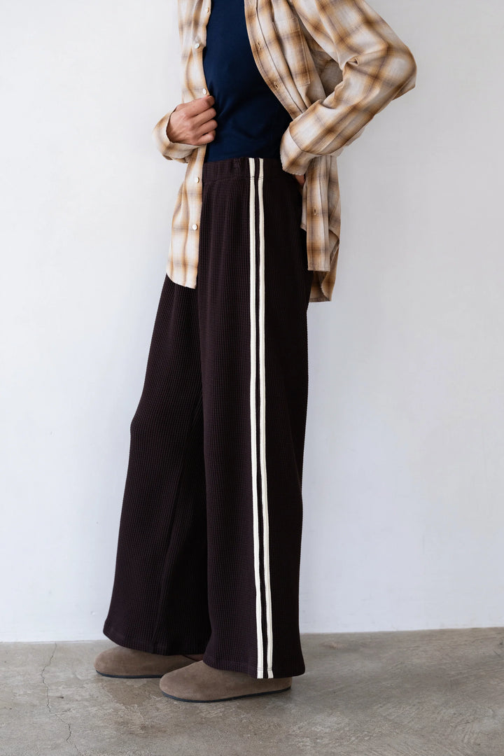 Donni – Thermal Crop Stripe Pant in Espresso