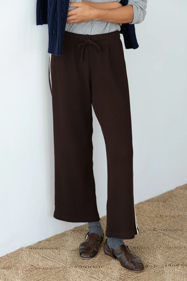 Donni – Thermal Crop Stripe Pant in Espresso