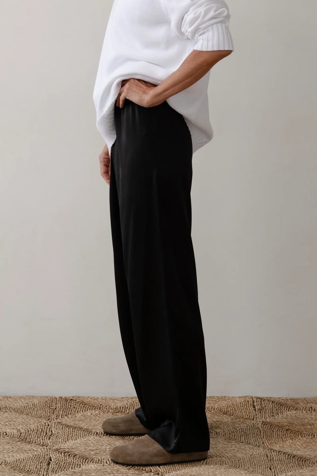 Donni – Silk Simple Pant in Jet