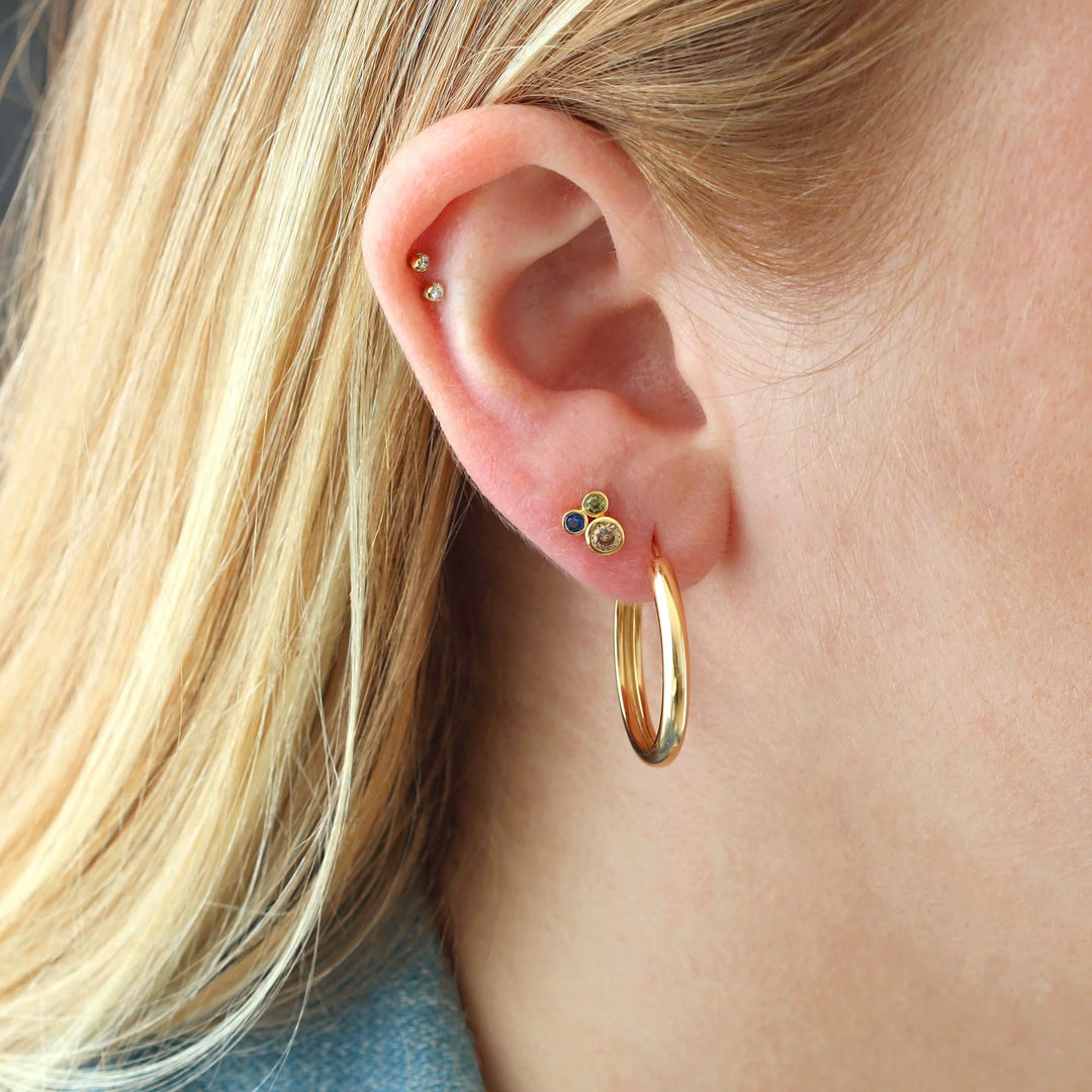 Kris Nations – Hollow Hoop Earrings 25 mm in 18k Gold Vermeil