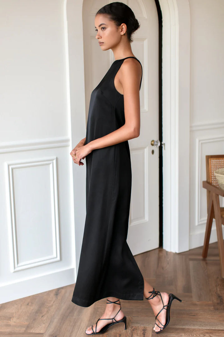 Emerson Fry - Cut In Shift Maxi Dress in Black