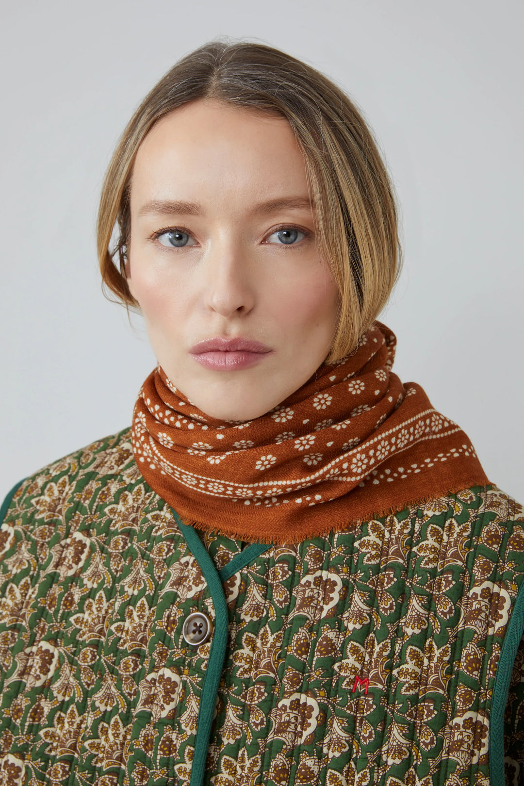 Moismont – Scarf No. 676 in Toffee